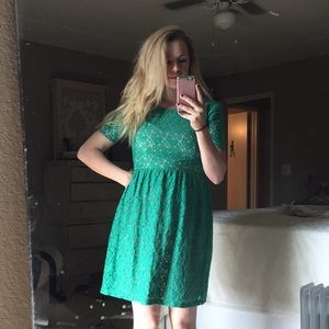 Green lace sleeve dress